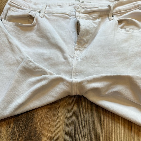 Old Navy Women's White Straight Leg Jeans Size 16 - Picture 9 of 10